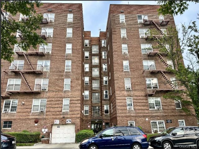  1 BR,  1.00 BTH &nbsp;Other style home in Rego Park