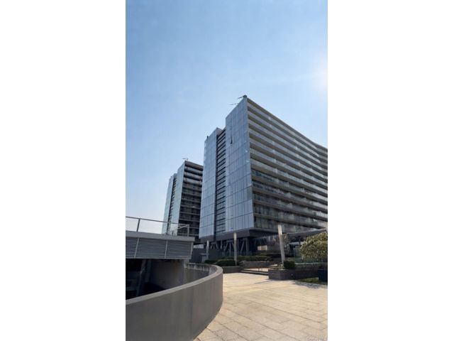  2 BR,  2.00 BTH &nbsp;High rise style home in Flushing
