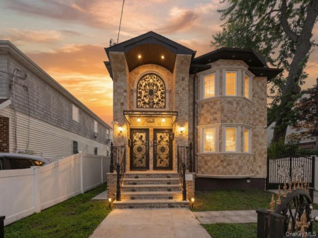 Studio,  0.00 BTH &nbsp;Hi ranch style home in Jamaica