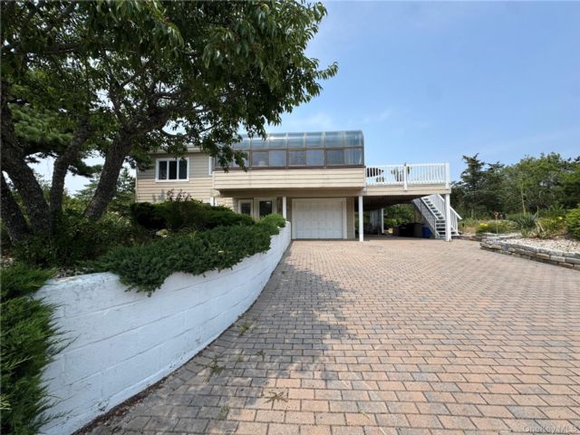  3 BR,  3.00 BTH &nbsp;Other style home in Oak Beach