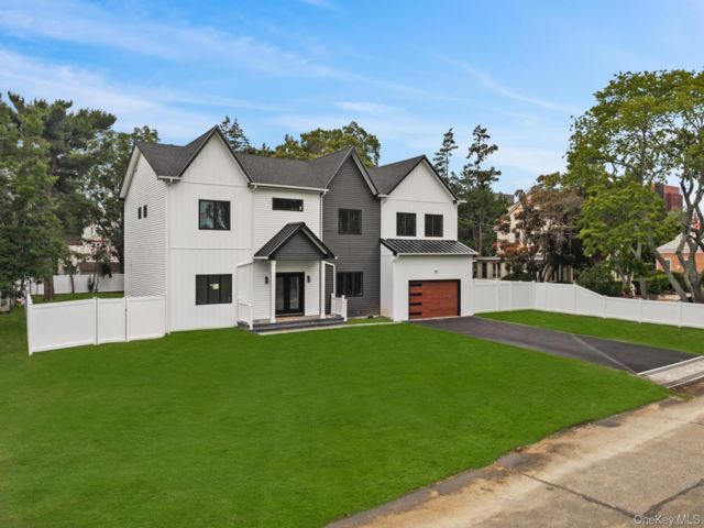  5 BR,  6.00 BTH &nbsp;A-frame style home in Bay Shore