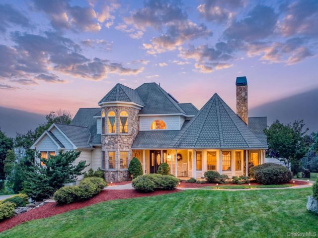  4 BR,  4.00 BTH &nbsp;Contemporary style home in Bloomingburg
