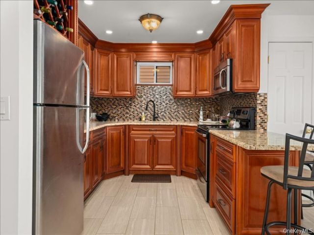 [PHOTO]