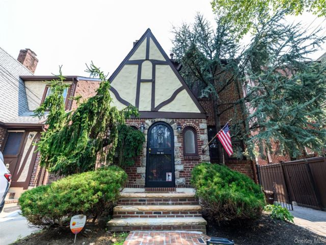  3 BR,  3.00 BTH &nbsp;Tudor style home in Flushing
