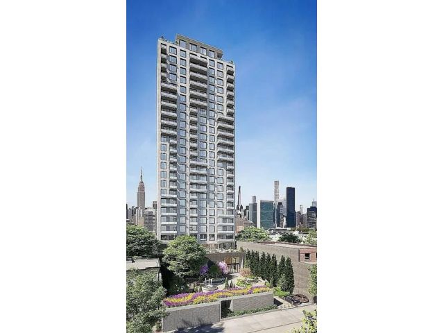  3 BR,  2.00 BTH &nbsp;High rise style home in Long Island City