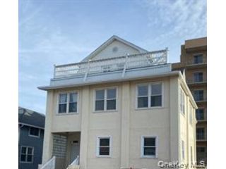  1 BR,  1.00 BTH &nbsp;Traditional style home in Long Beach