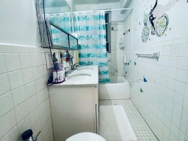 [PHOTO]