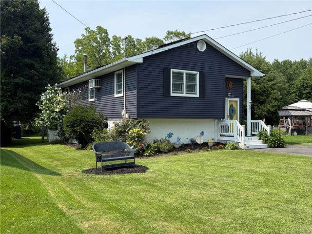  4 BR,  2.00 BTH &nbsp;Raised ranch style home in Maybrook