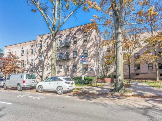  2 BR,  1.00 BTH &nbsp;Other style home in Kew Gardens
