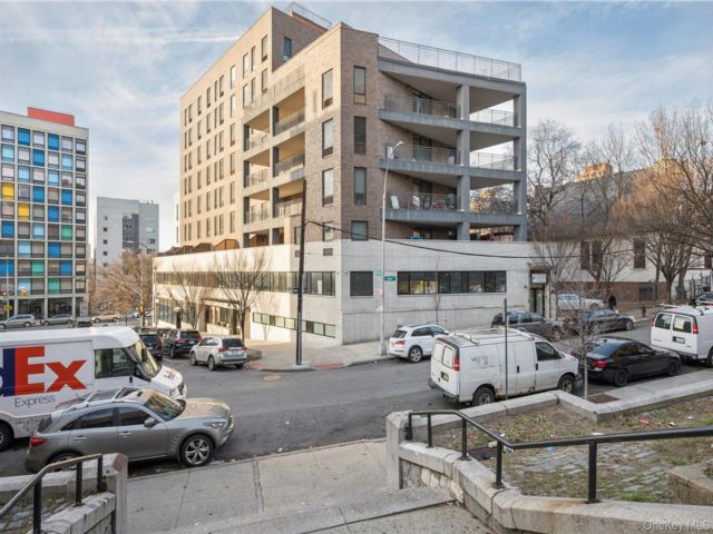 Studio,  0.00 BTH &nbsp;Commercial style home in Morrisania