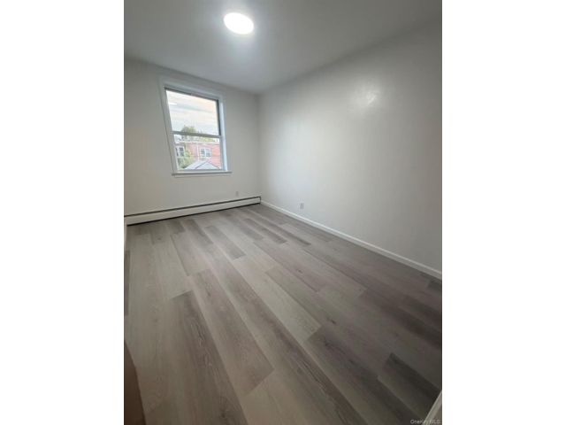[PHOTO]