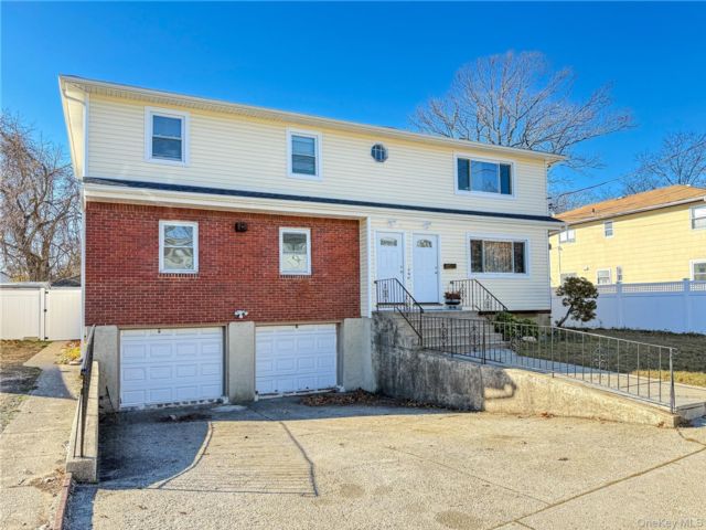  3 BR,  1.00 BTH &nbsp;Other style home in Valley Stream