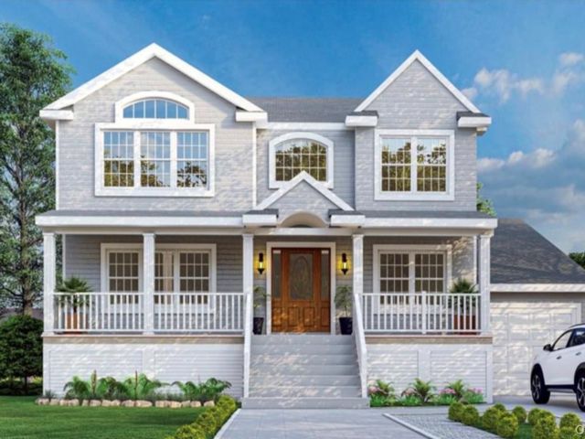  4 BR,  3.00 BTH &nbsp;Colonial style home in Wyandanch