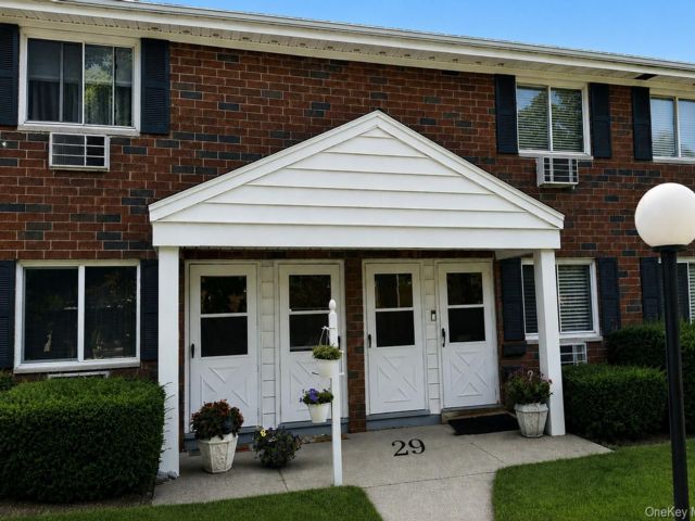 [Cornwall Real Estate, listing number 7325135]