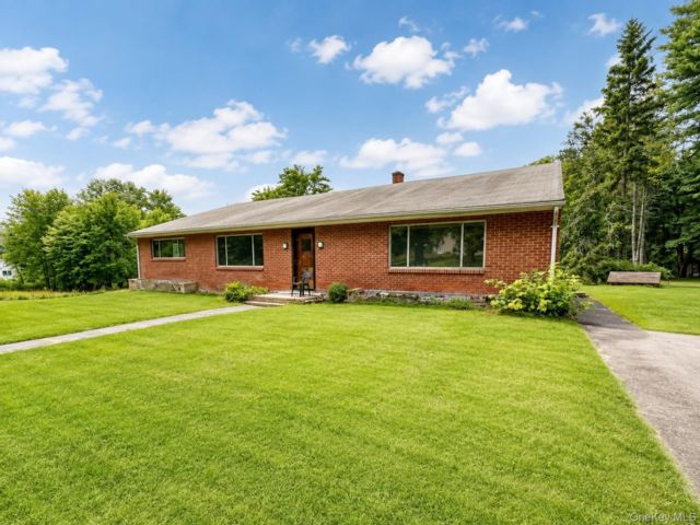  5 BR,  2.00 BTH &nbsp;Exp ranch style home in Ulster Park