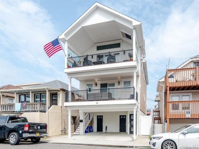  6 BR,  2.00 BTH &nbsp;Contemporary style home in Long Beach