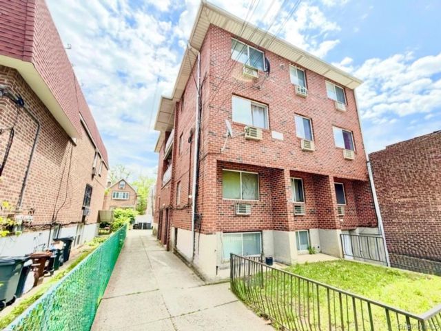 Studio,  0.00 BTH &nbsp;House style home in Flushing