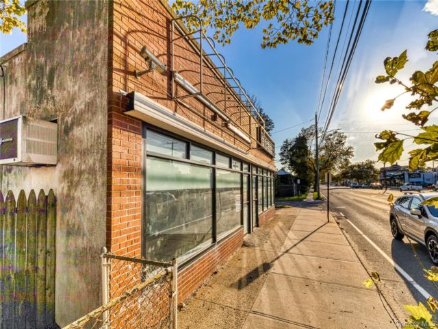 Studio,  0.00 BTH &nbsp;House style home in Hicksville