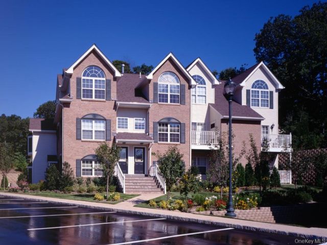  1 BR,  2.00 BTH &nbsp;Other style home in Port Jefferson