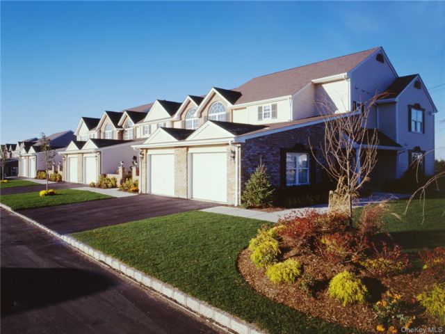  1 BR,  1.00 BTH &nbsp;Other style home in South Setauket