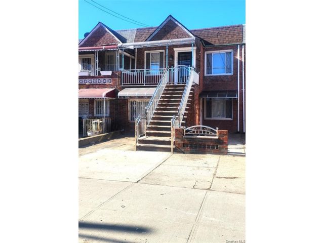  2 BR,  1.00 BTH &nbsp;Colonial style home in Canarsie
