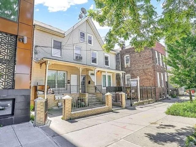  2 BR,  1.00 BTH &nbsp;Other style home in Long Island City