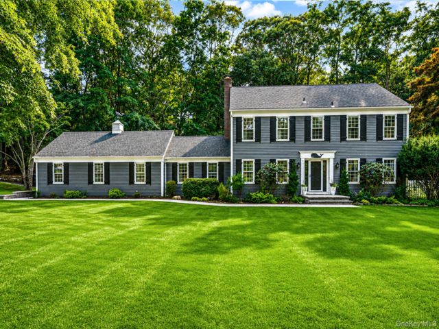  4 BR,  3.00 BTH &nbsp;Colonial style home in Shoreham