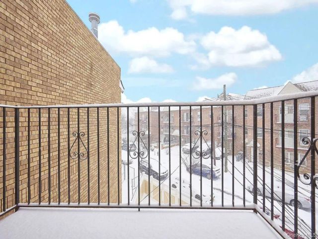 [PHOTO]