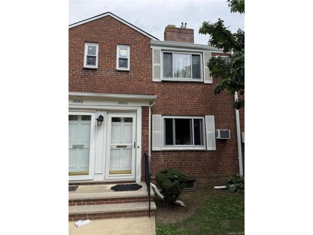  2 BR,  1.00 BTH &nbsp;Garden style home in Bellerose