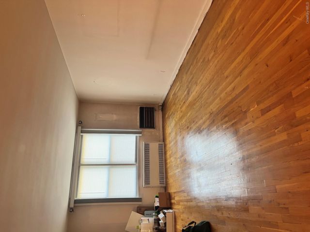 [PHOTO]