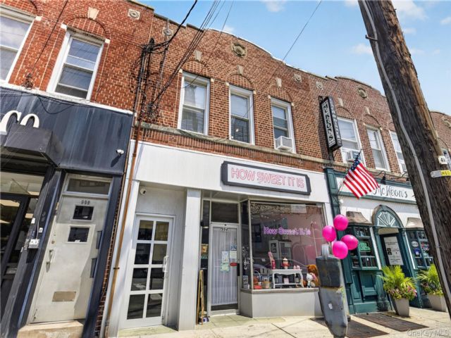 Studio,  0.00 BTH &nbsp;Commercial style home in Yonkers