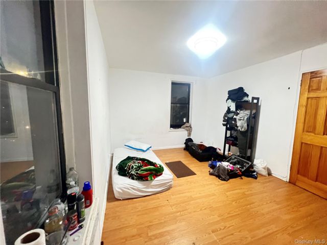 [PHOTO]