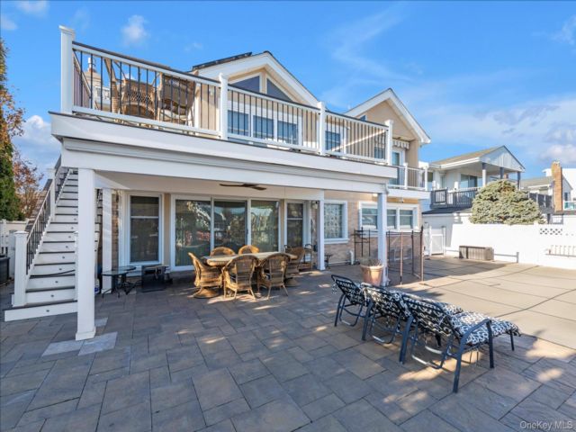  5 BR,  3.00 BTH &nbsp;Hi ranch style home in Bellmore