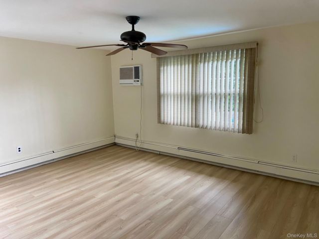  2 BR,  1.00 BTH &nbsp;Colonial style home in Hicksville