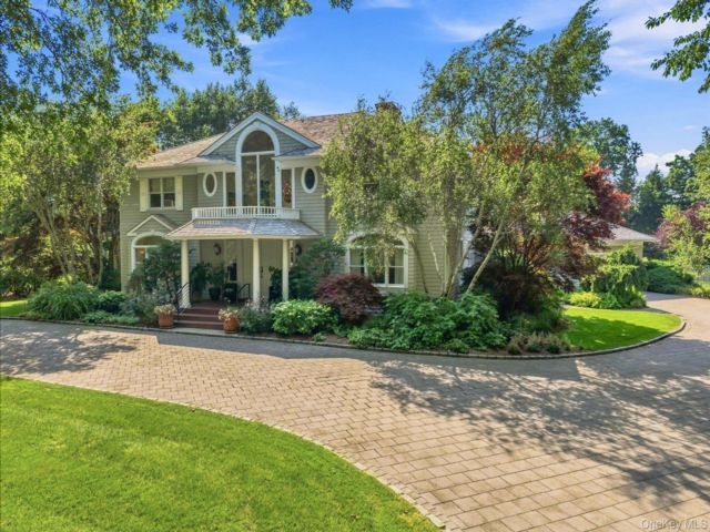  5 BR,  7.00 BTH &nbsp;Colonial style home in Remsenburg