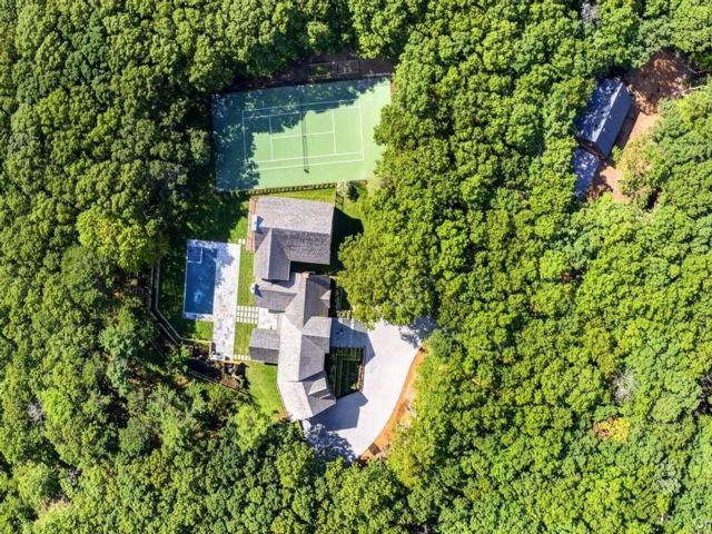  8 BR, 10.00 BTH &nbsp;Post modern style home in Water Mill