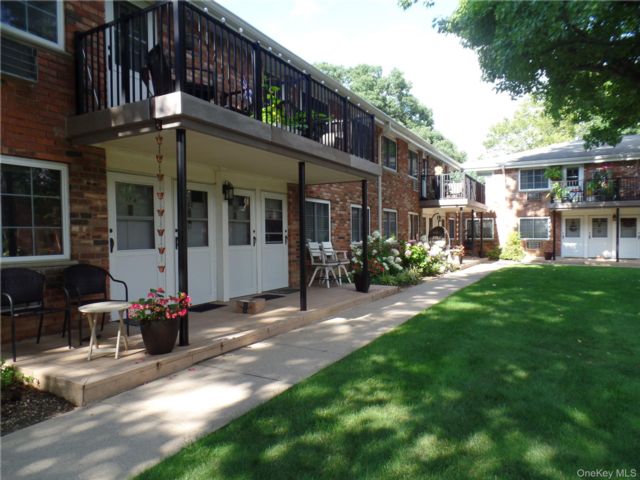 [Farmingdale Real Estate, listing number 7325984]