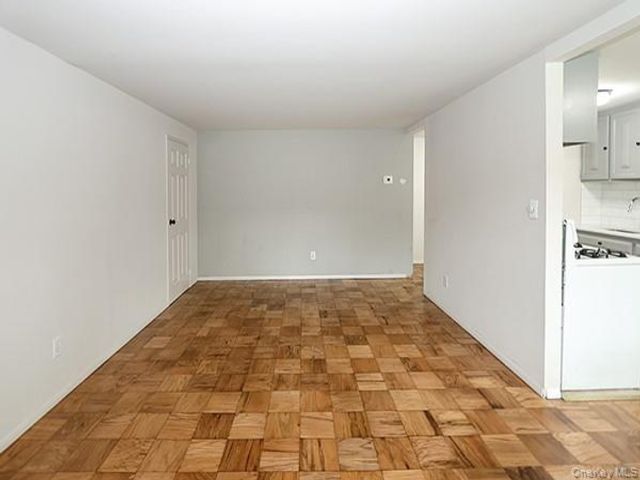 [PHOTO]