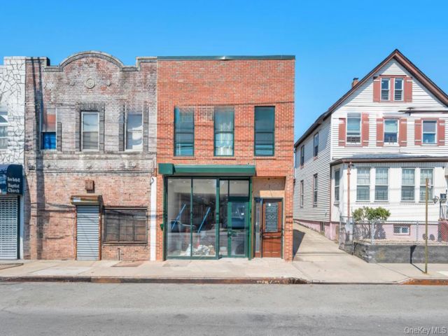 Studio,  0.00 BTH &nbsp;Commercial style home in Queens Village