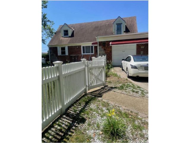  4 BR,  2.00 BTH &nbsp;Cape cod style home in Valley Stream