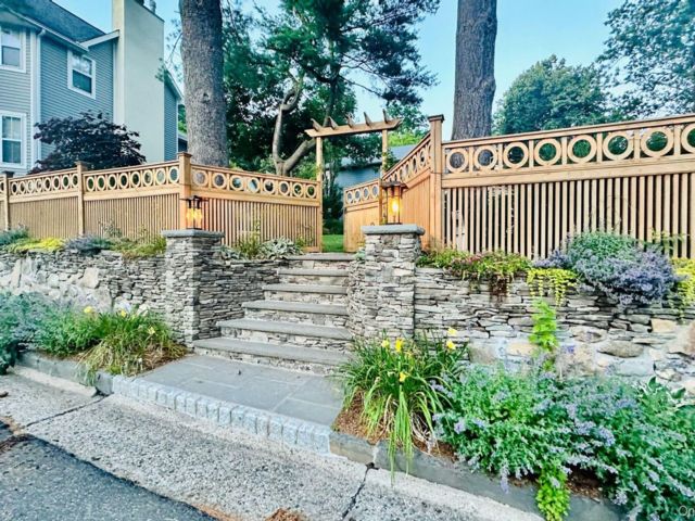  4 BR,  3.00 BTH &nbsp;Colonial style home in Sea Cliff