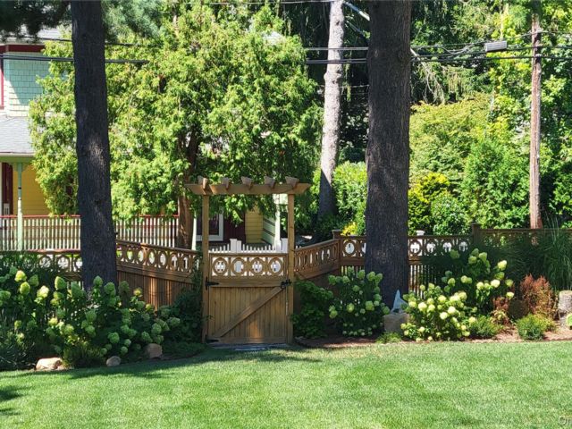 [PHOTO]