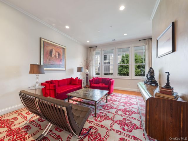 [PHOTO]