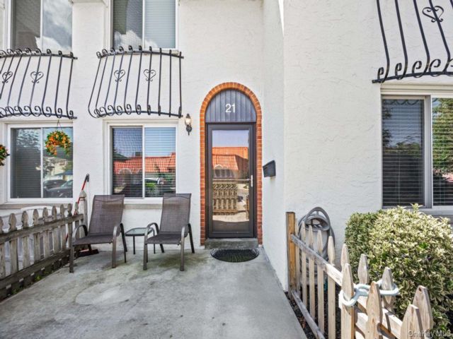  2 BR,  2.00 BTH &nbsp;Condo style home in Oceanside