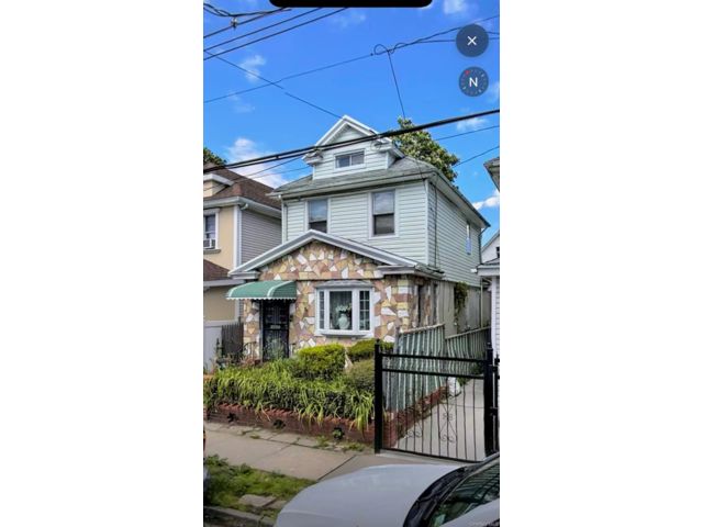  5 BR,  3.00 BTH &nbsp;House style home in Jamaica