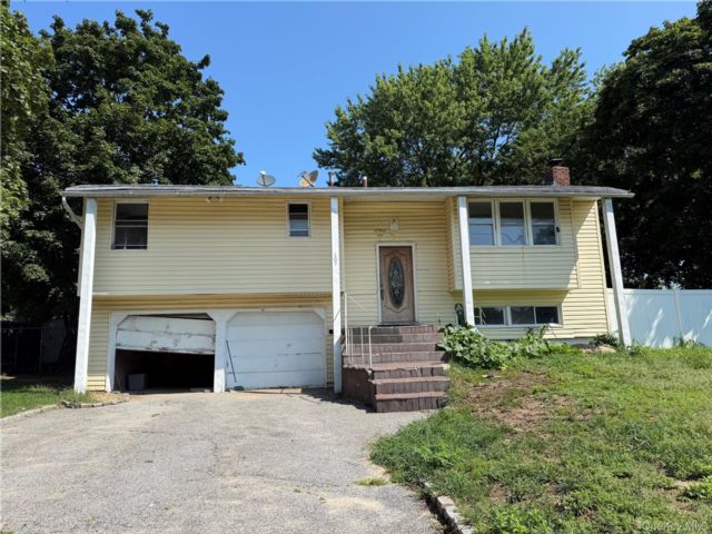[Selden Real Estate, listing number 7326329]