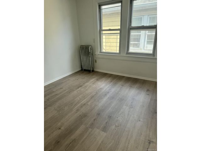  4 BR,  1.00 BTH &nbsp;A-frame style home in Jackson Heights