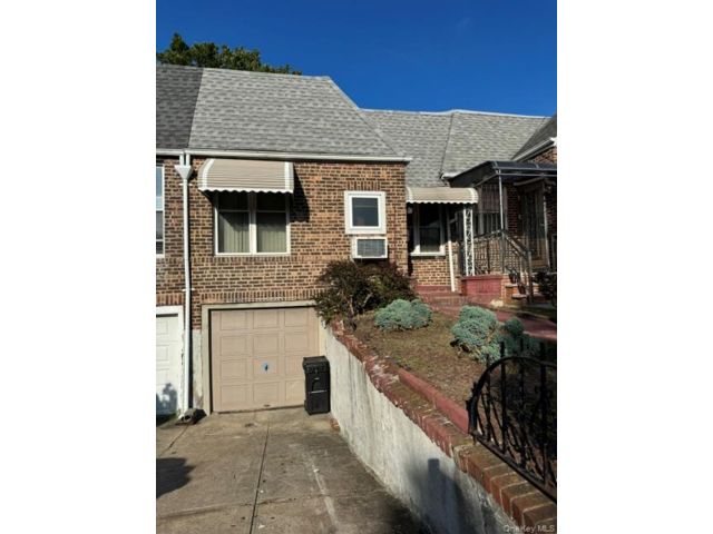  2 BR,  1.00 BTH &nbsp;Other style home in Elmhurst