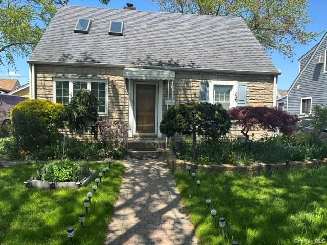 [Valley Stream Real Estate, listing number 7326478]