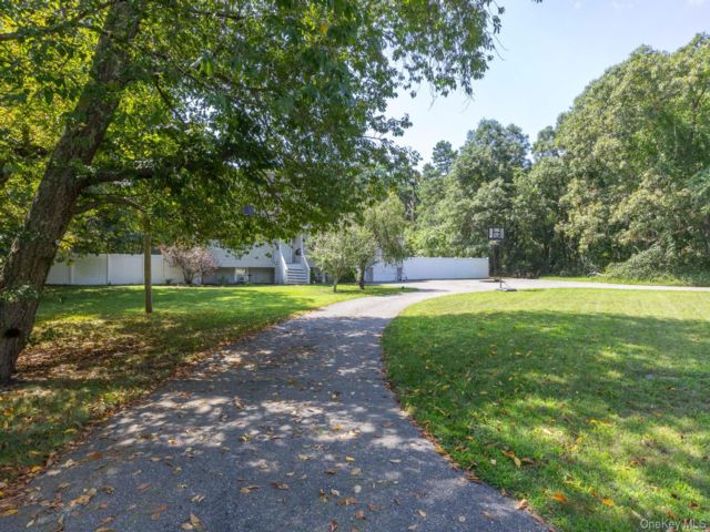  5 BR,  3.00 BTH &nbsp;Exp cape style home in Medford